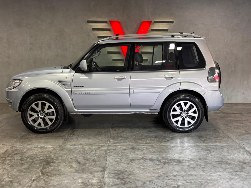 Mitsubishi Pajero TR4 Prata