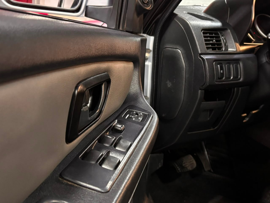 Mitsubishi Pajero TR4 Prata