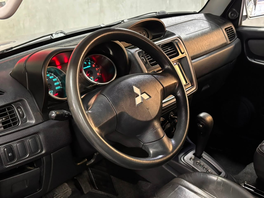 Mitsubishi Pajero TR4 Prata