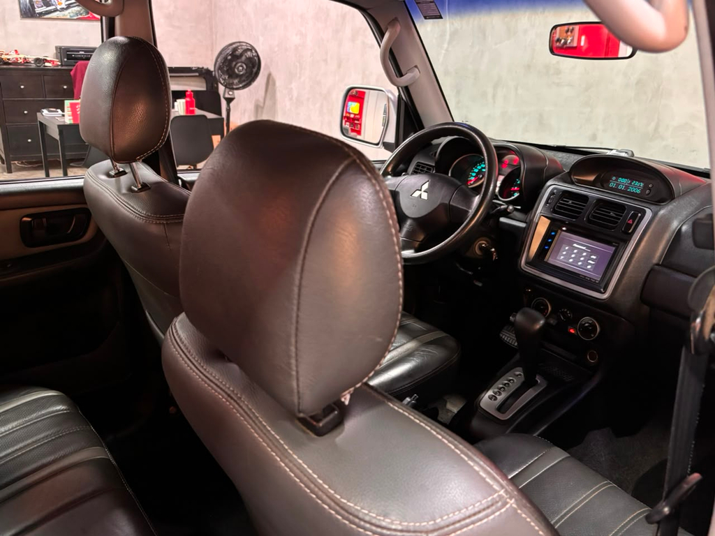 Mitsubishi Pajero TR4 Prata