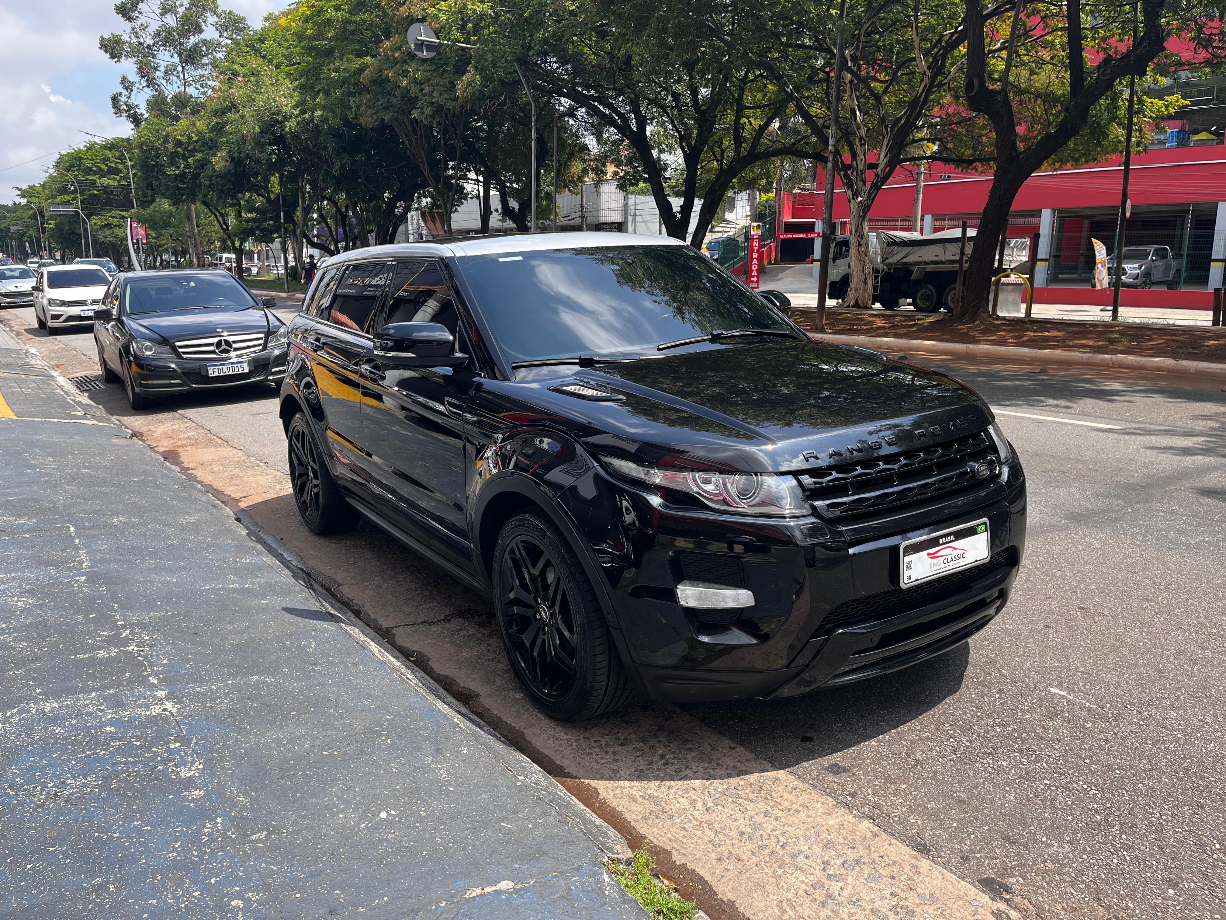 Land Rover Evoque Preto