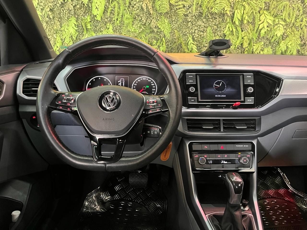 Volkswagen T-Cross Vermelho