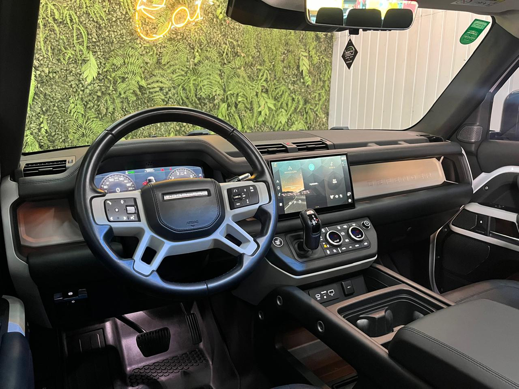 Land Rover Defender Branco