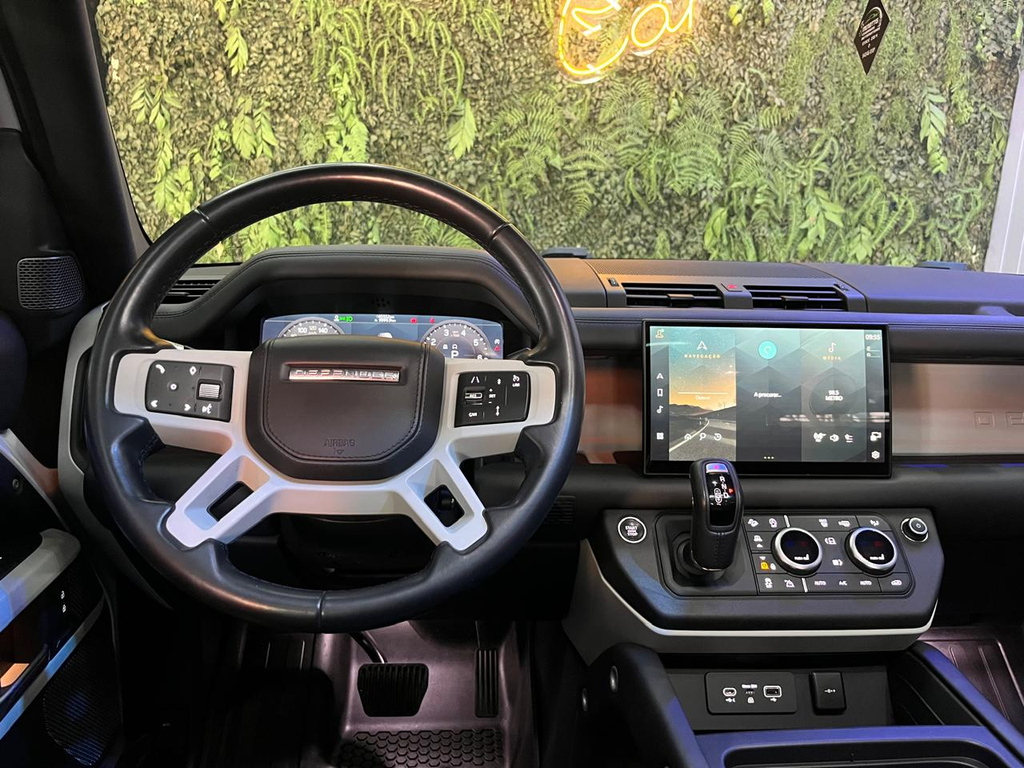 Land Rover Defender Branco