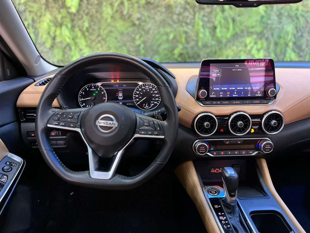 Nissan Sentra Cinza