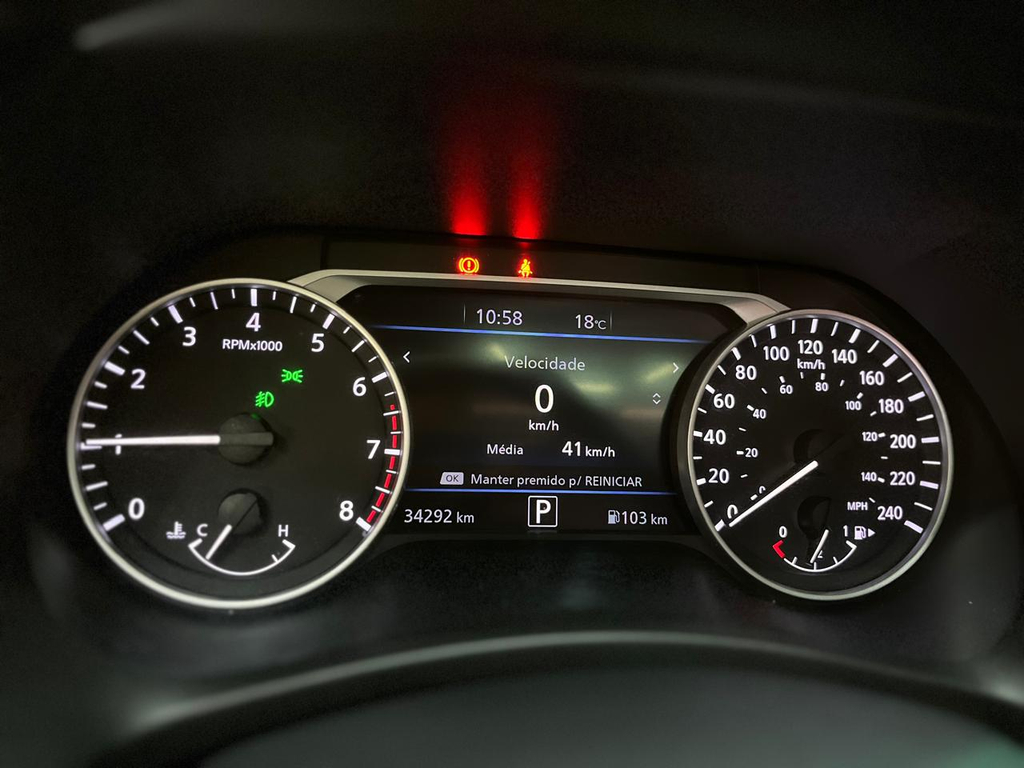 Nissan Sentra Cinza