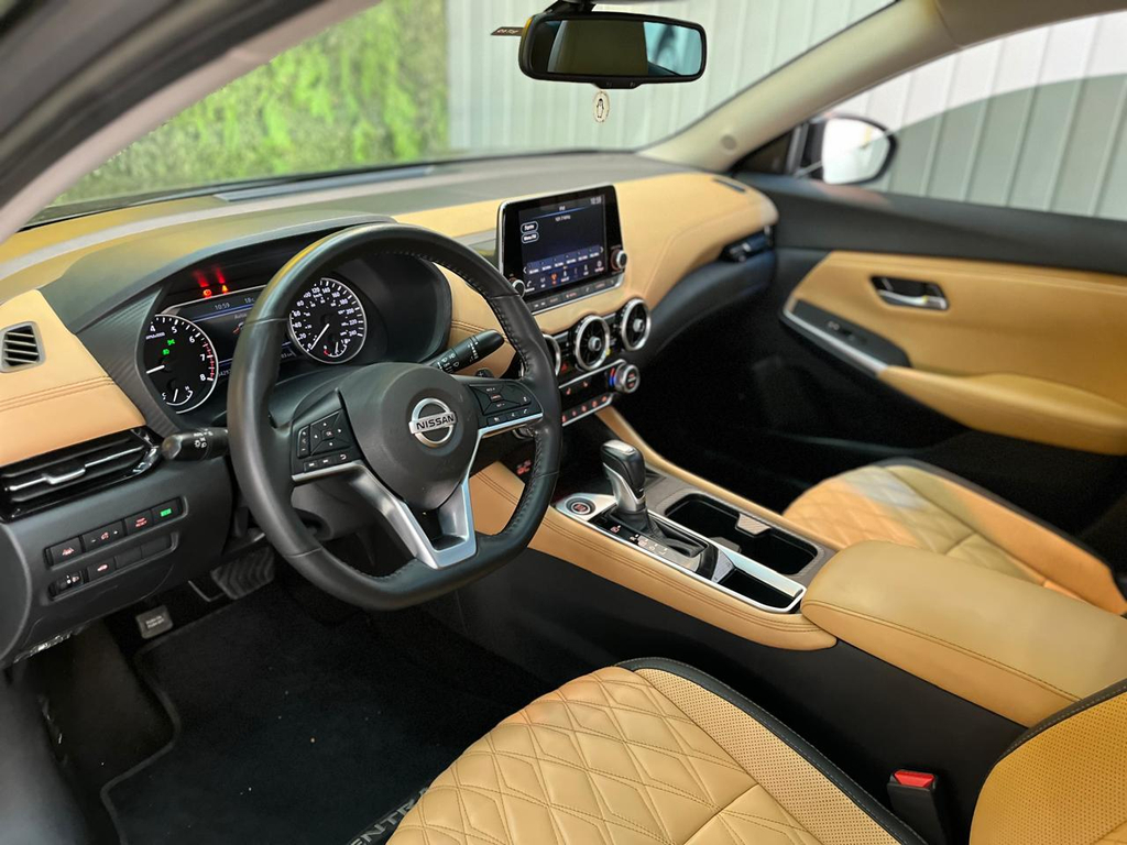 Nissan Sentra Cinza