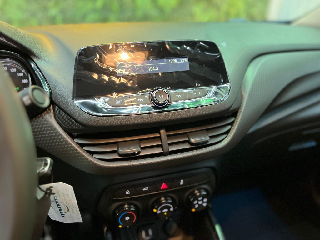Chevrolet Onix Cinza