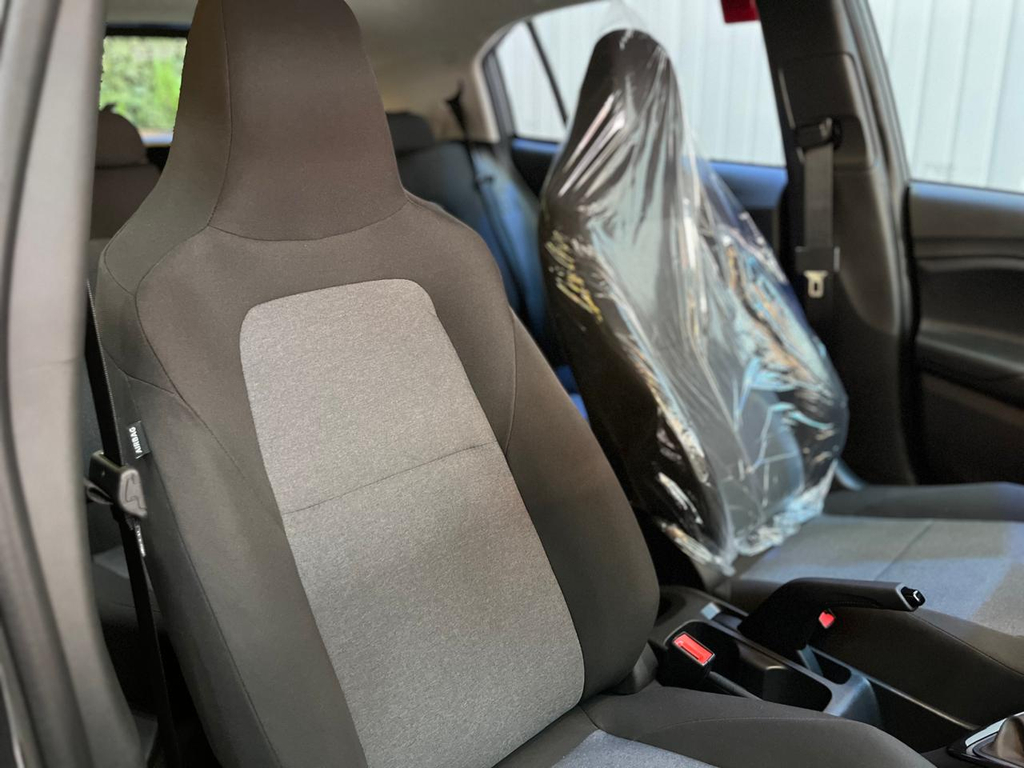 Chevrolet Onix Cinza