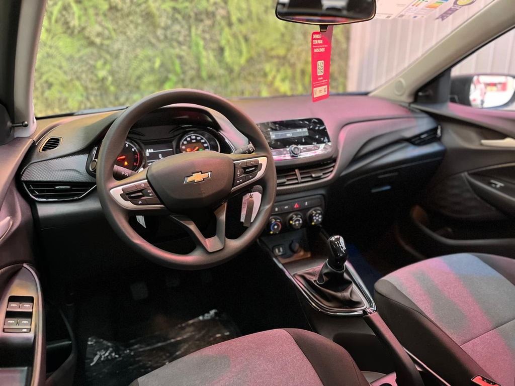 Chevrolet Onix Cinza