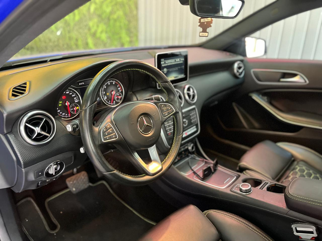 Mercedes Benz A 200 Azul