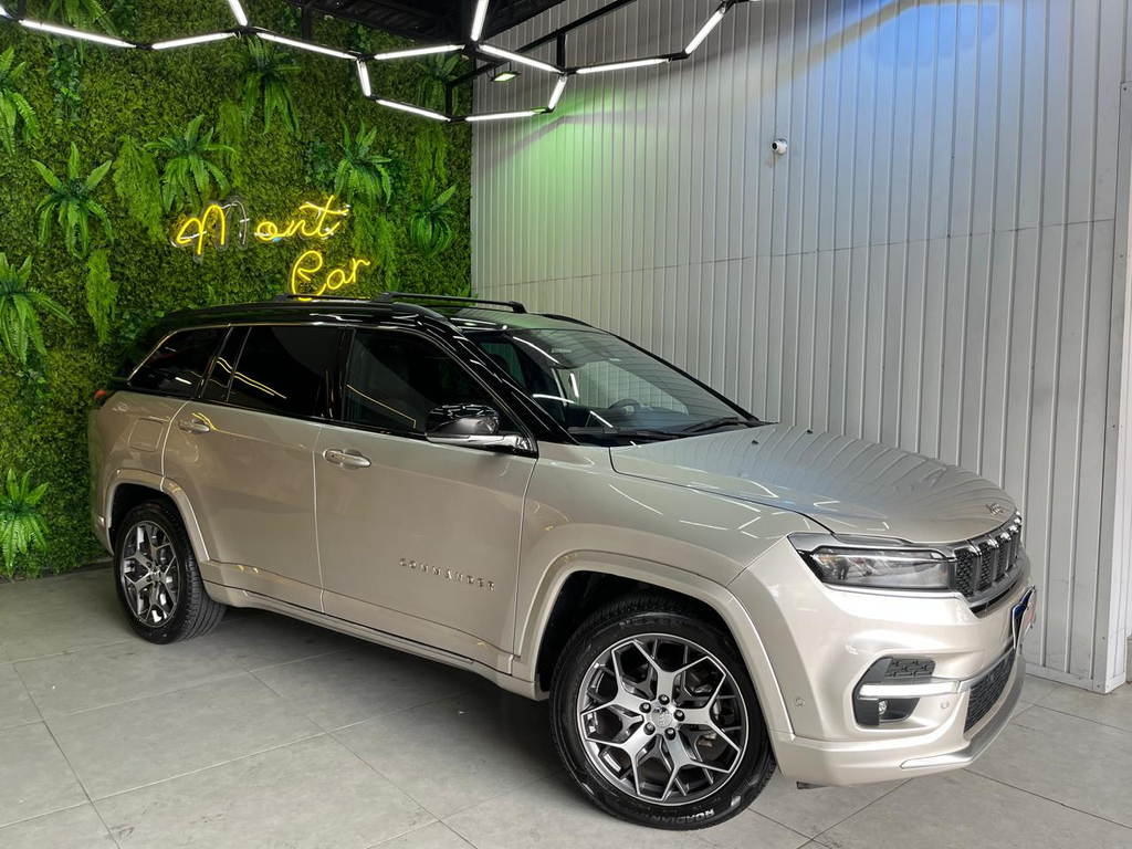 Jeep Commander Dourado