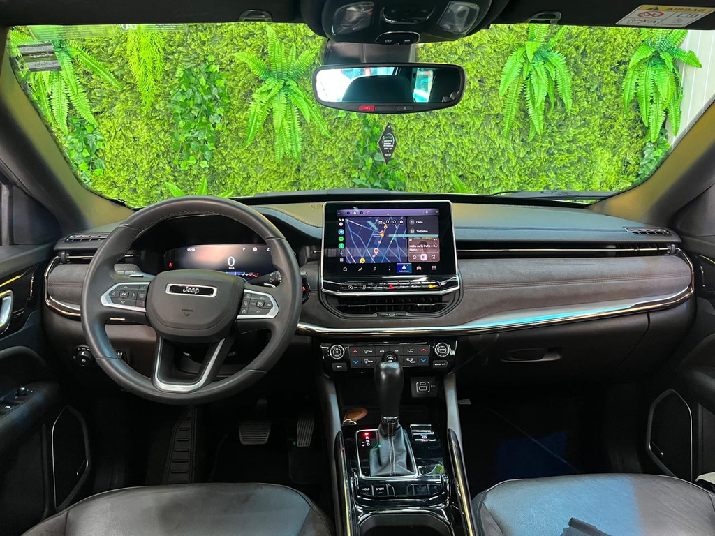 Jeep Commander Dourado