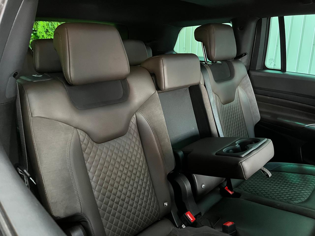 Jeep Commander Dourado