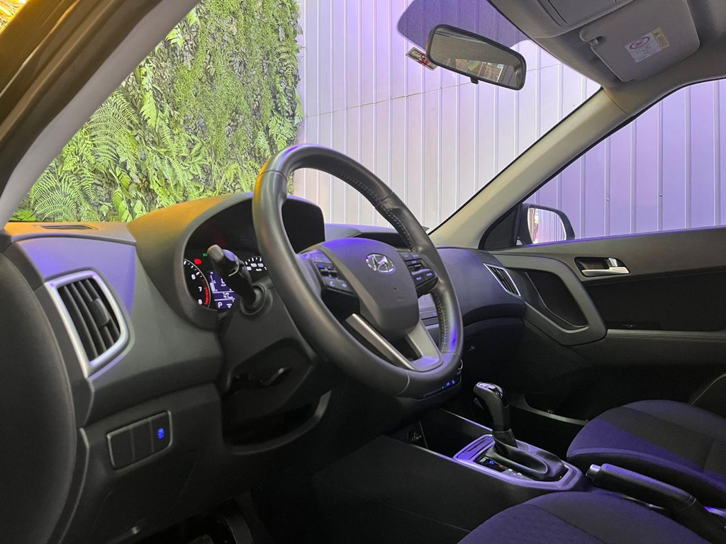 Hyundai Creta Preto