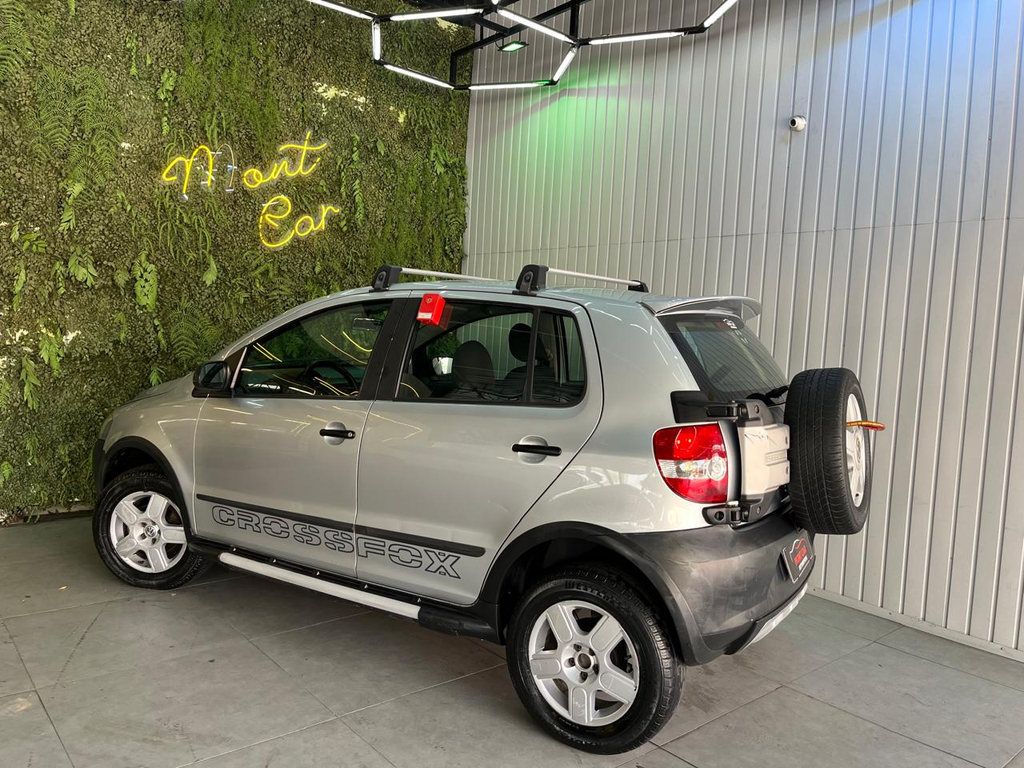 Volkswagen CrossFox Prata