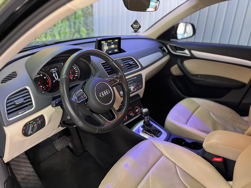 Audi Q3 Preto
