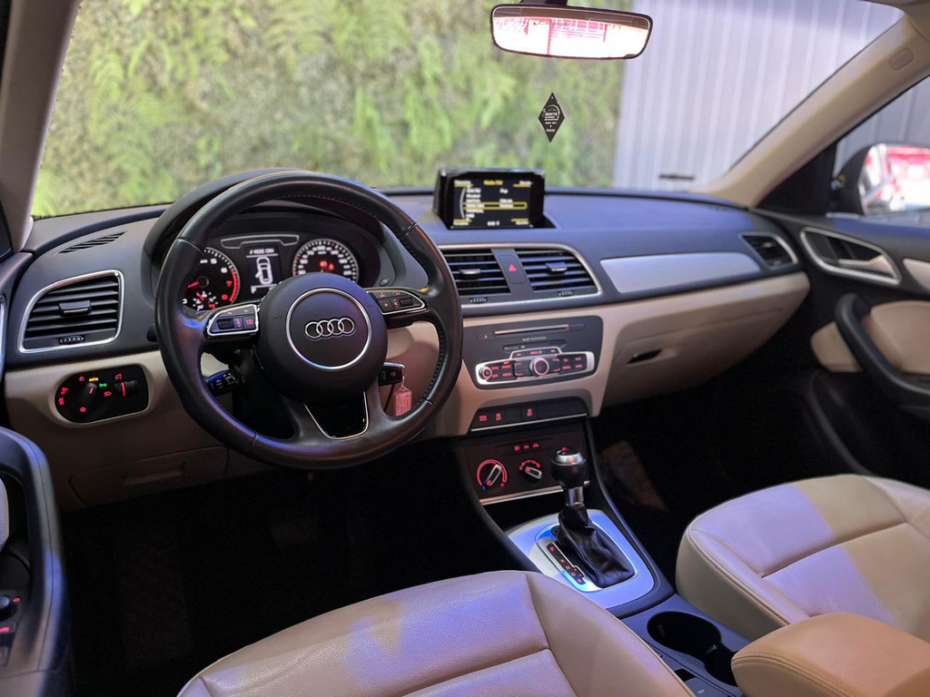 Audi Q3 Preto