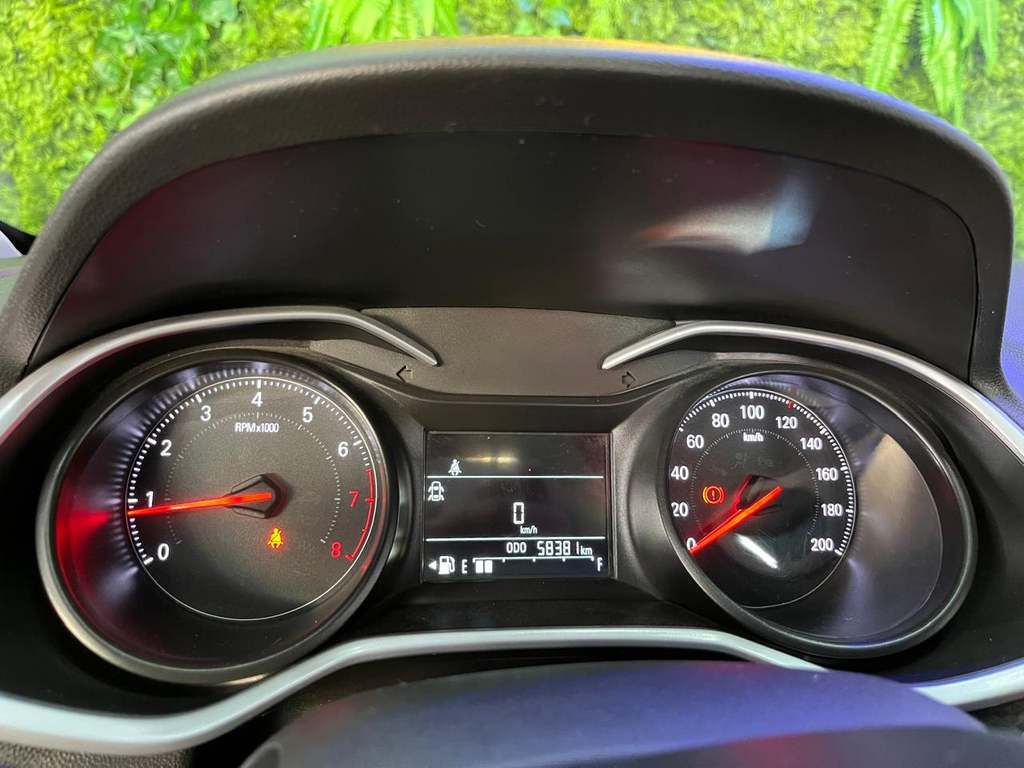 Chevrolet Onix Sedan Preto
