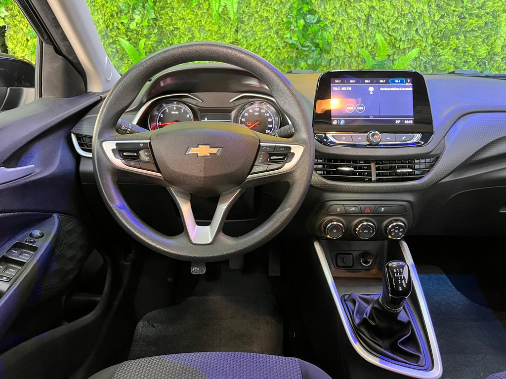 Chevrolet Onix Sedan Preto