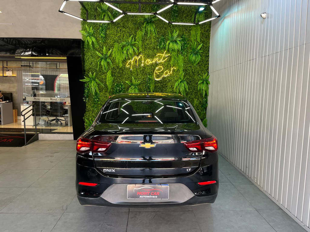Chevrolet Onix Sedan Preto