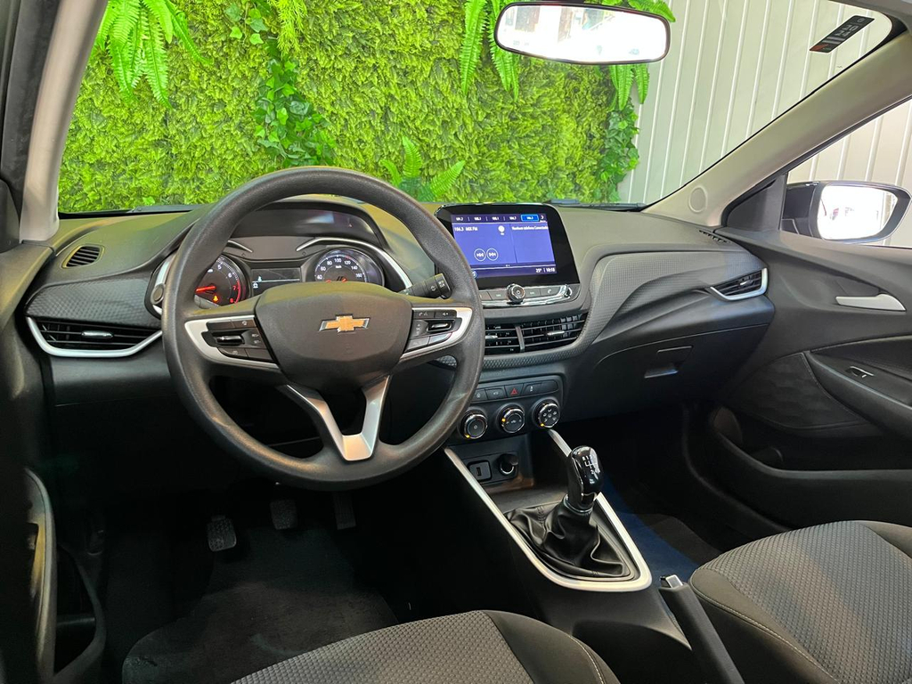 Chevrolet Onix Sedan Preto
