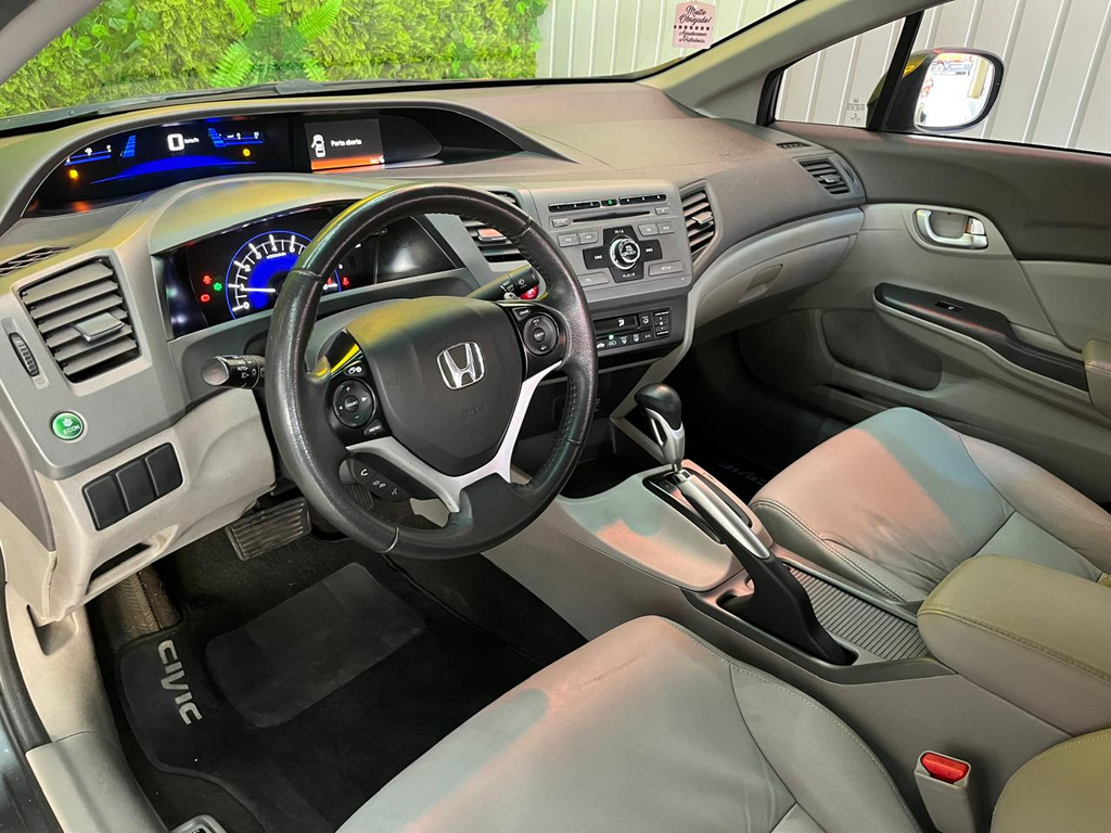 Honda Civic Cinza