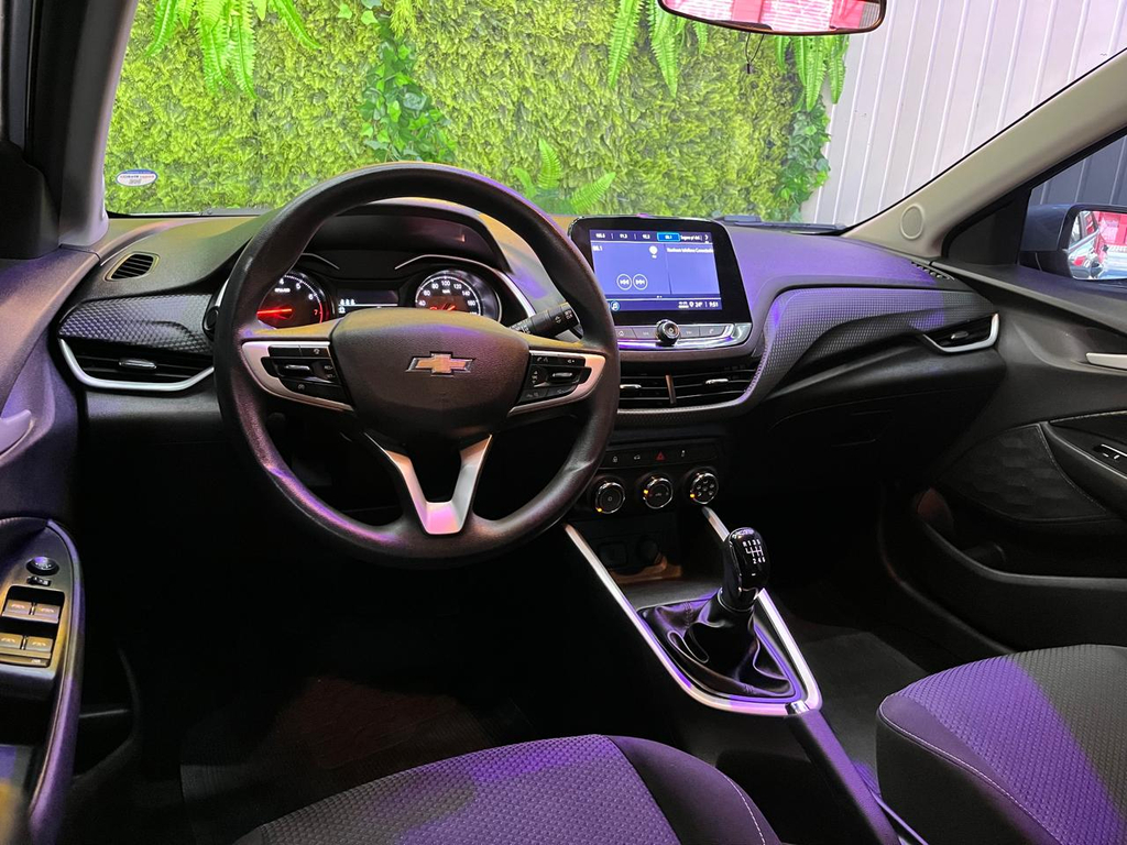 Chevrolet Onix Prata