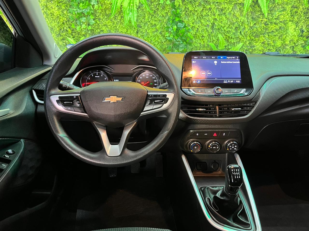 Chevrolet Onix Prata