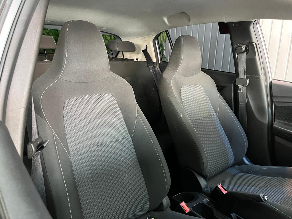Chevrolet Onix Prata