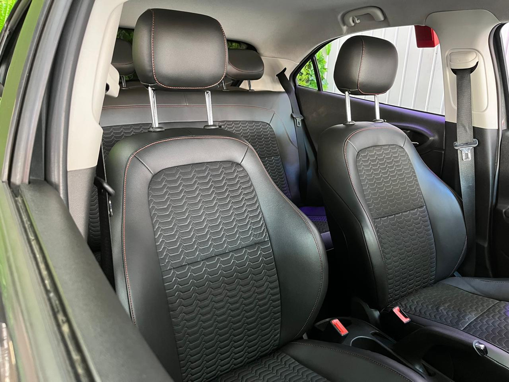 Chevrolet Onix Cinza
