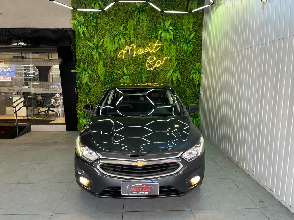 Chevrolet Onix Cinza