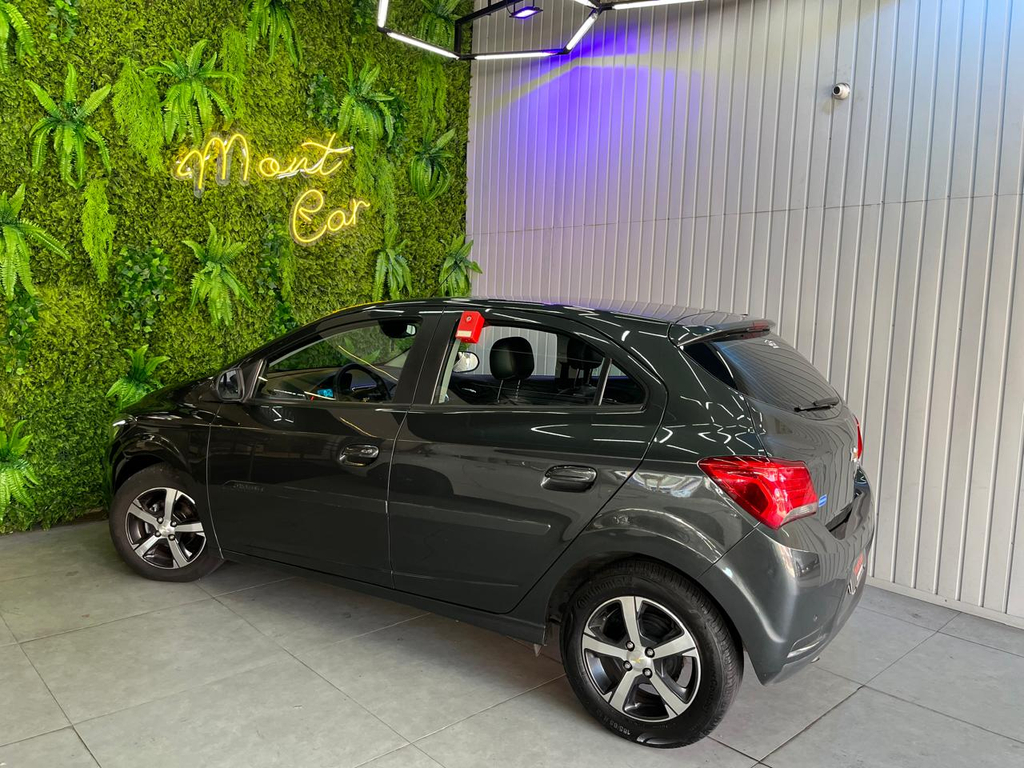 Chevrolet Onix Cinza
