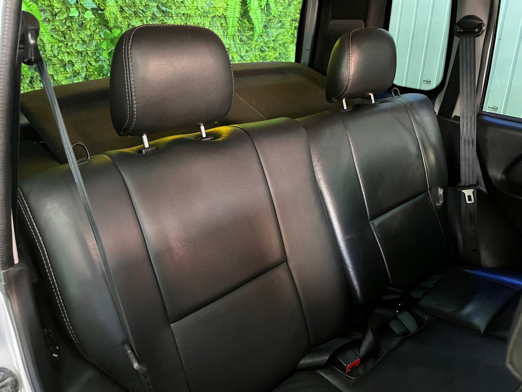 Mitsubishi Pajero TR4 Prata