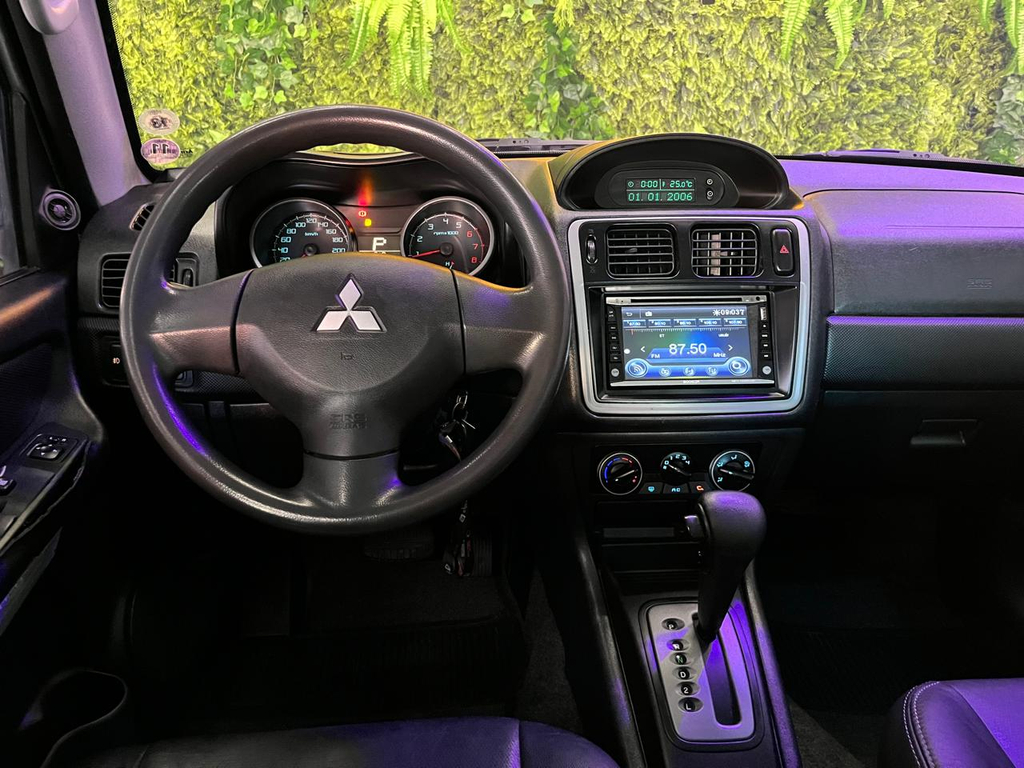 Mitsubishi Pajero TR4 Prata