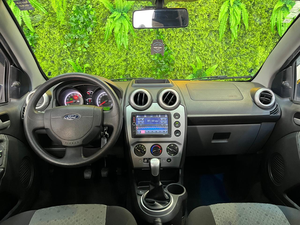 Ford Fiesta Prata