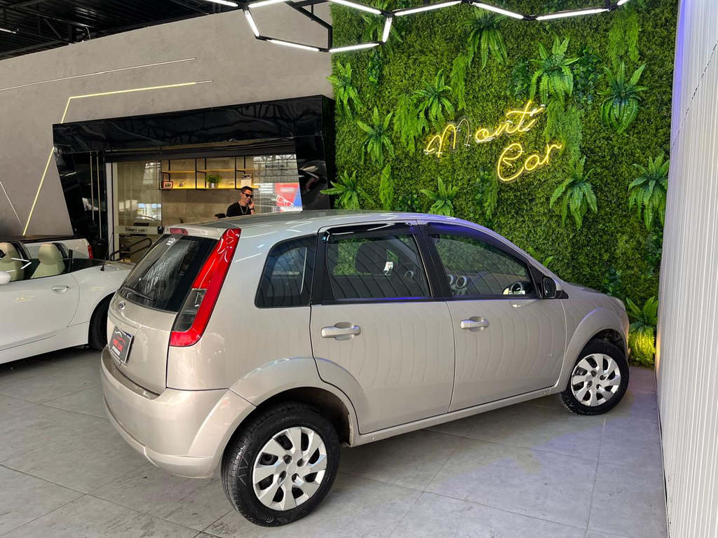 Ford Fiesta Prata