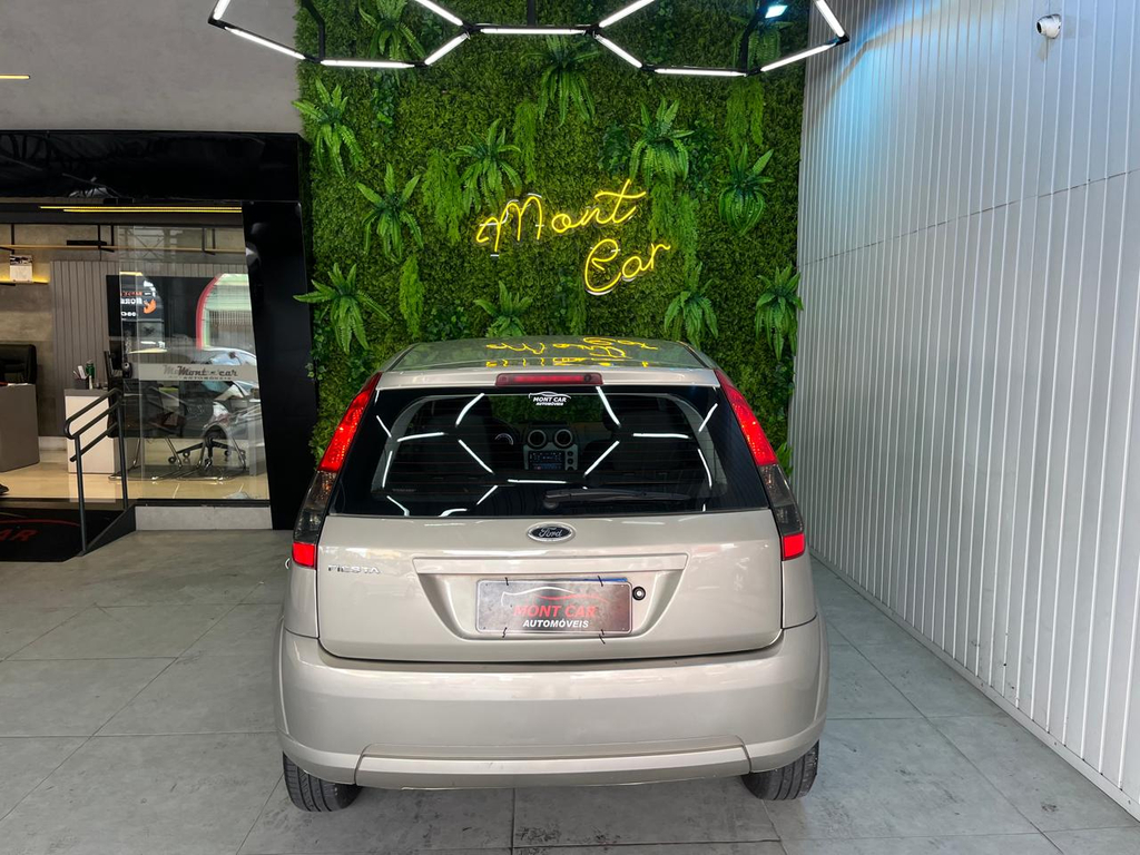 Ford Fiesta Prata