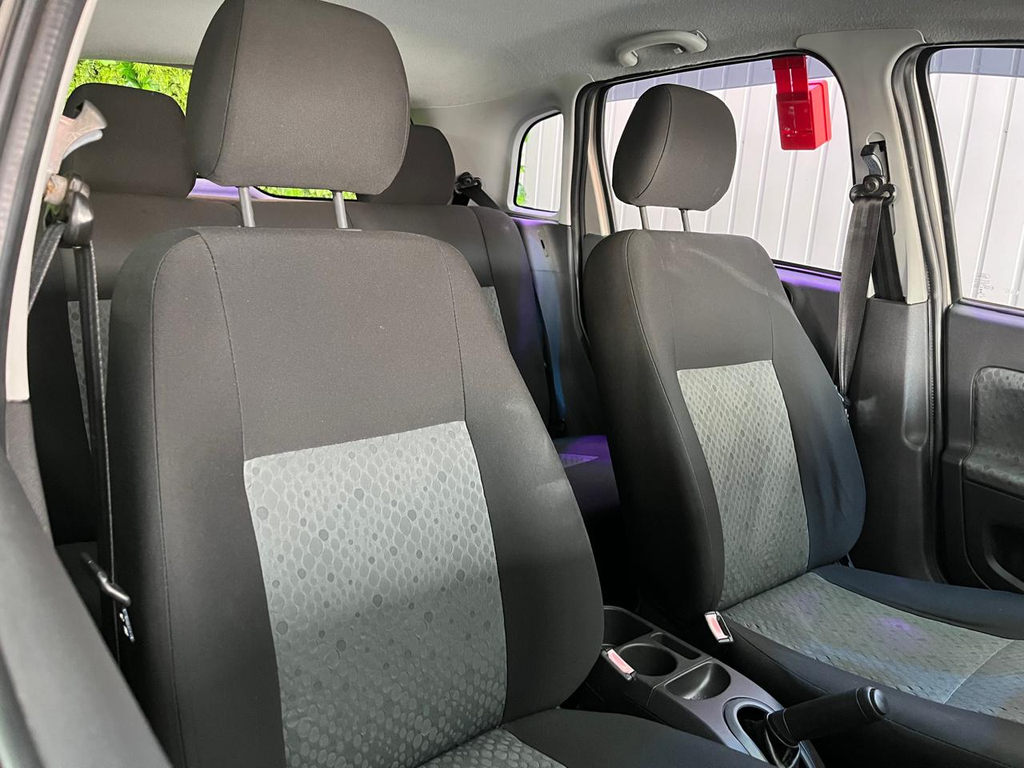 Ford Fiesta Prata