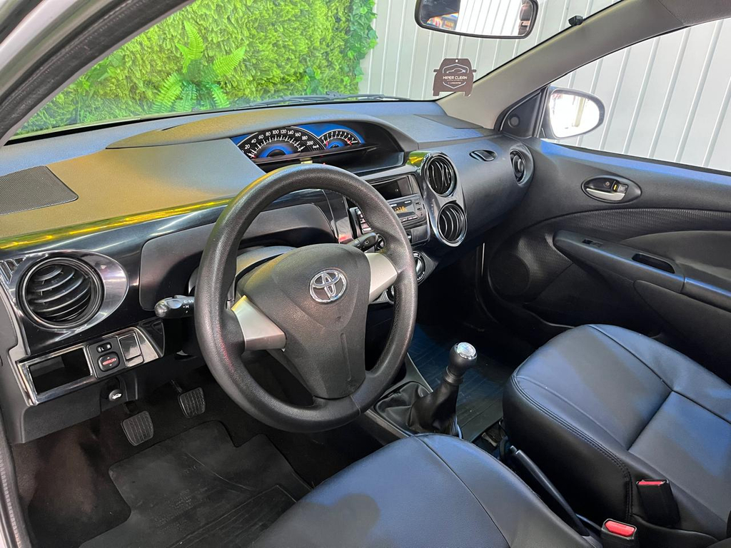 Toyota ETIOS Prata