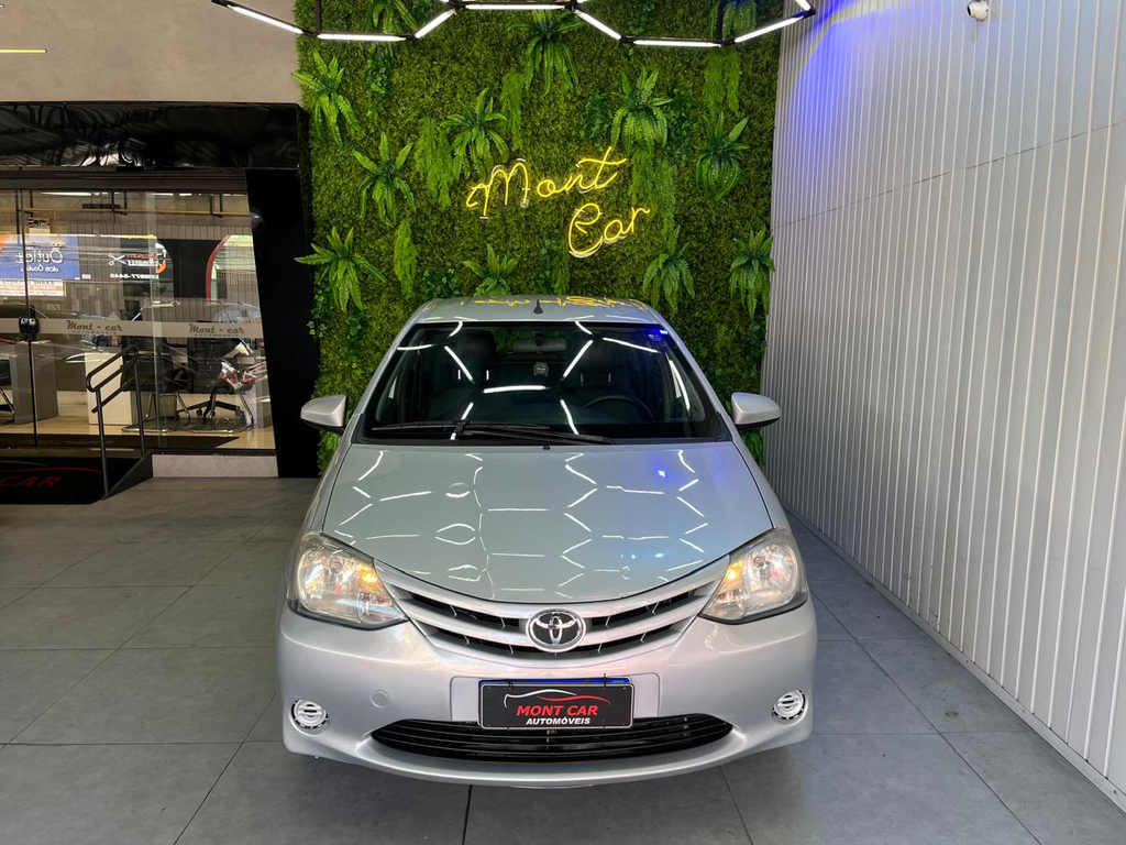 Toyota ETIOS Prata
