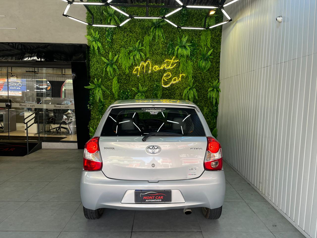 Toyota ETIOS Prata