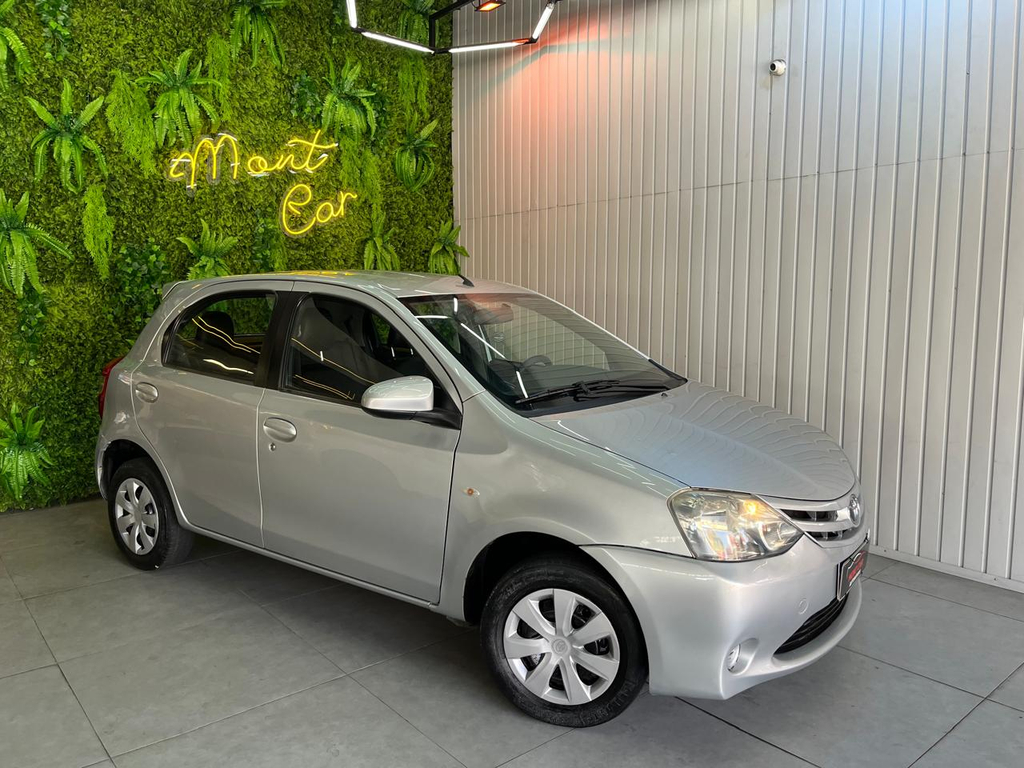 Toyota ETIOS Prata