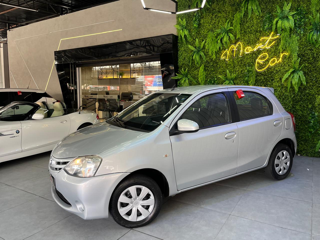 Toyota ETIOS Prata