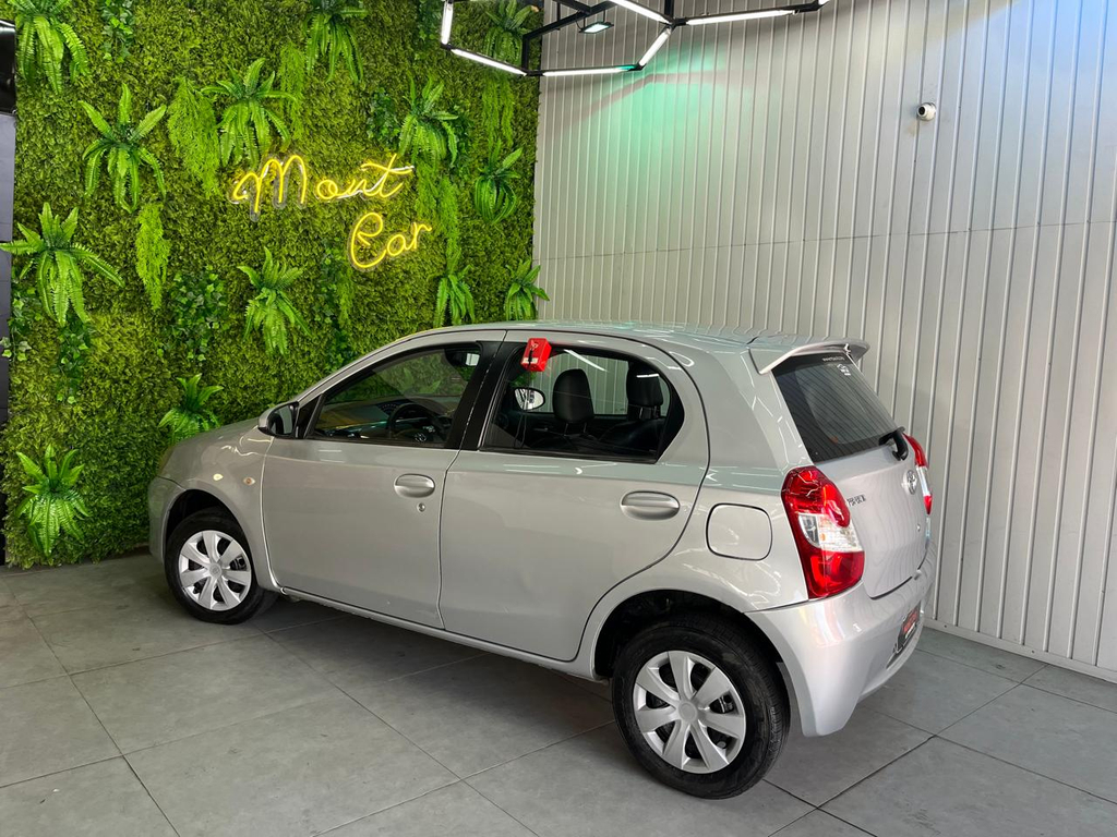 Toyota ETIOS Prata