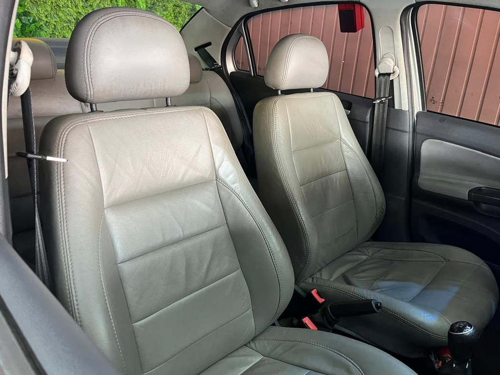 Volkswagen Voyage Prata