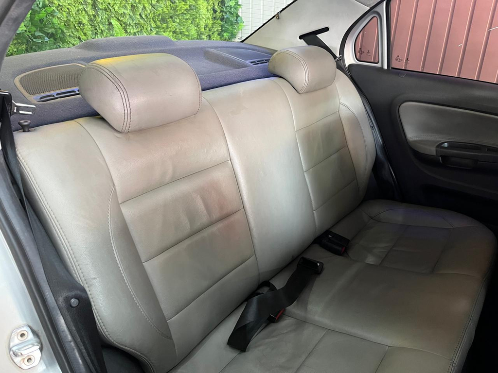 Volkswagen Voyage Prata