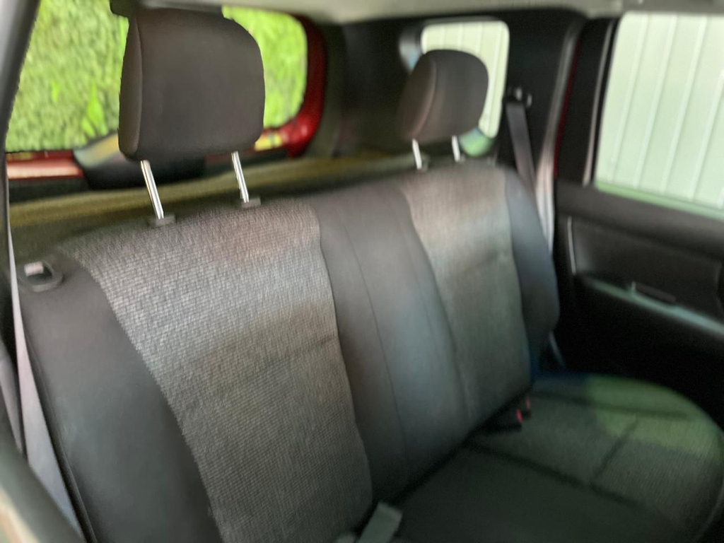 Nissan Livina Vermelho
