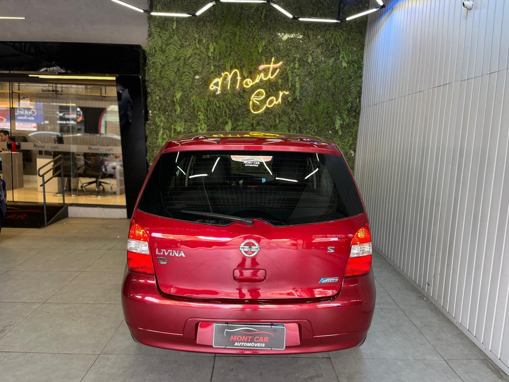 Nissan Livina Vermelho