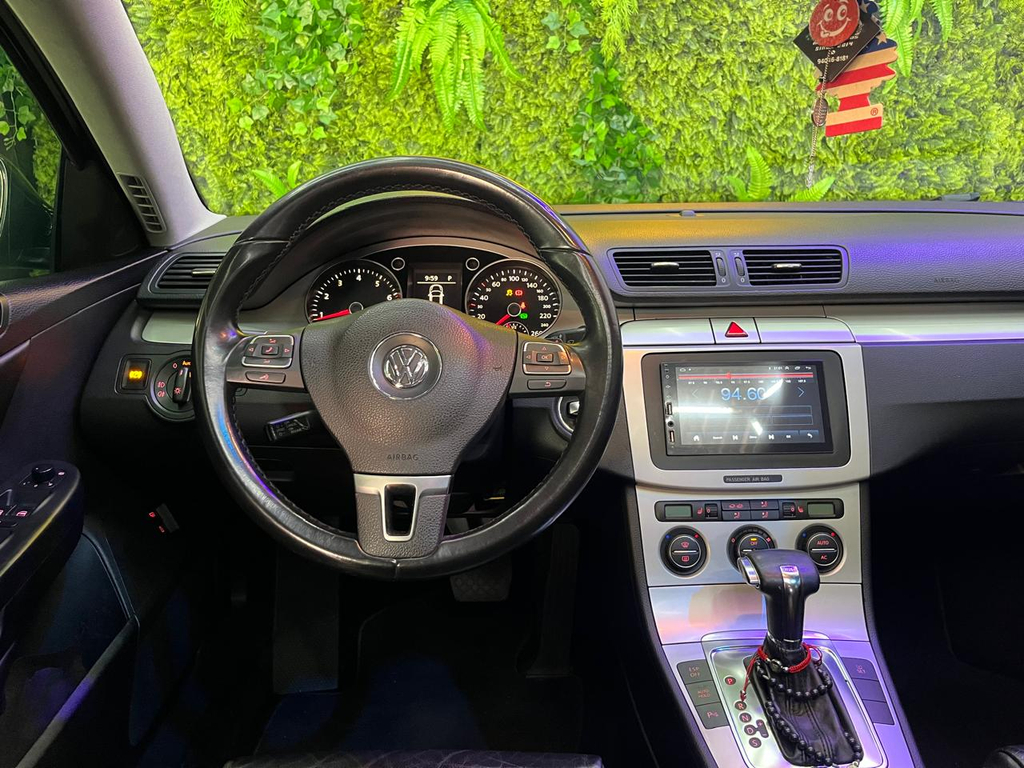 Volkswagen Passat Variant Preto